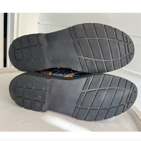 ROGUE & WOLF Royal Rose Romance Vegan Leather Lace Up Boots - 39/ U.S. 7.5 - Picture 10 of 12